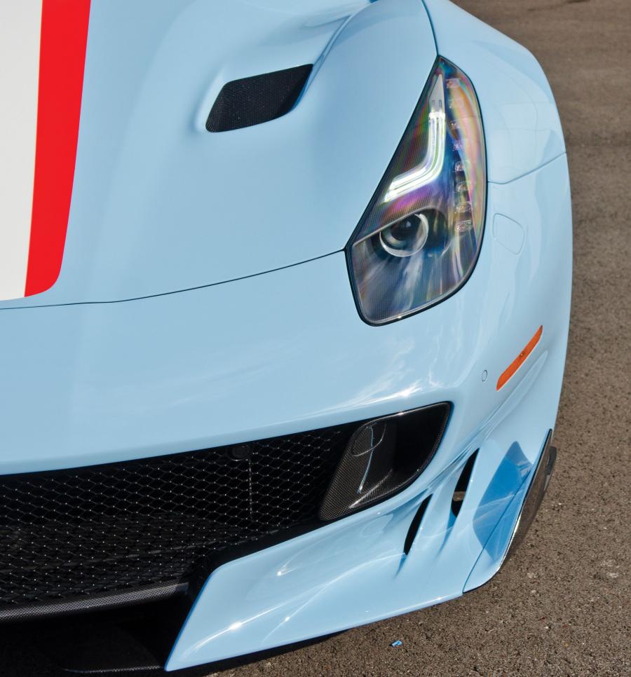 Детали экстерьера Ferrari F12tdf Tailor Made 2016 года  (NA) (фото 2 из 40)